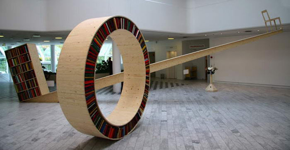 Circular-bookshelf